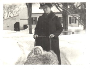 Auretta Berry Risley with infant Rena 1912